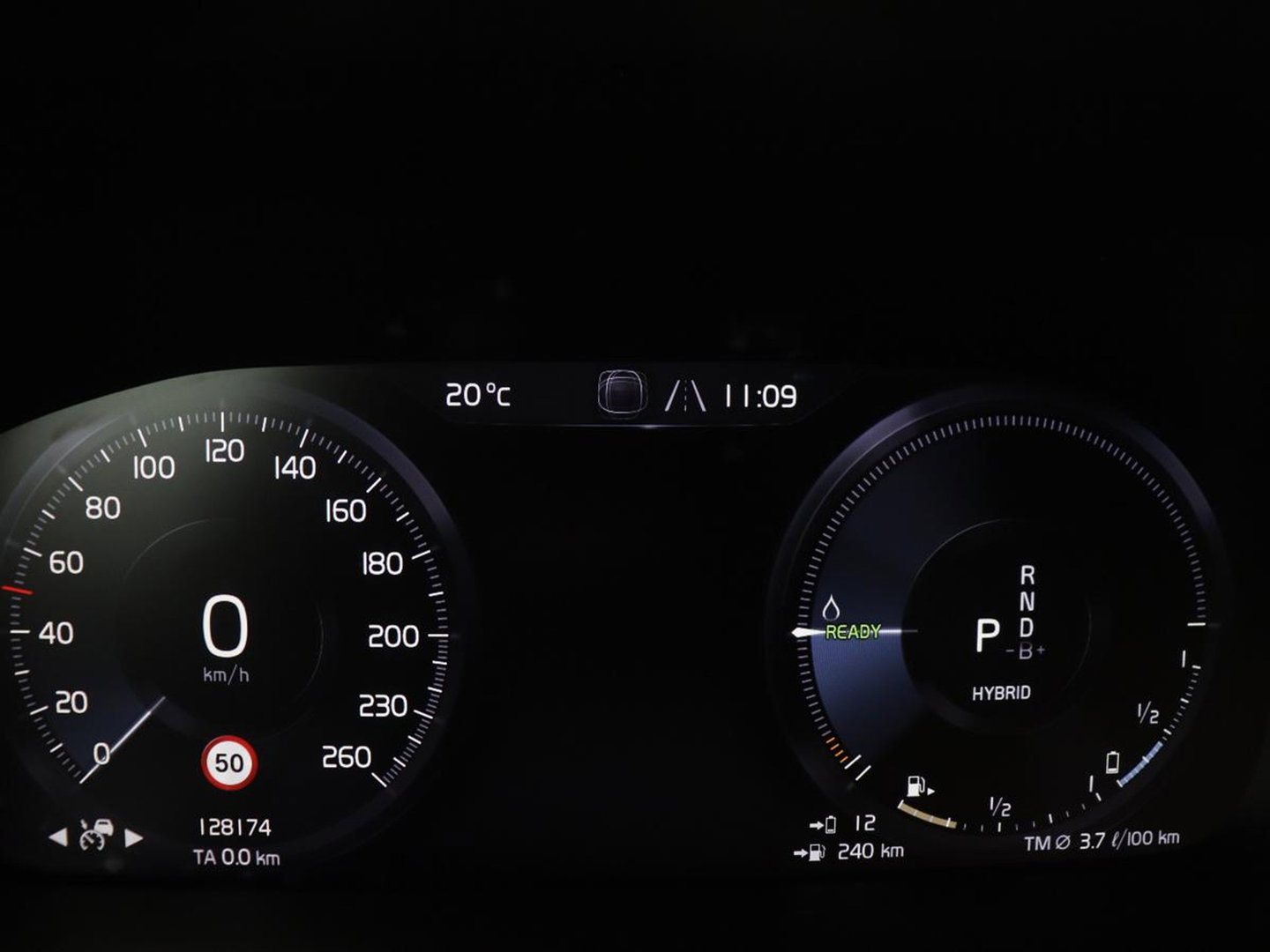 Volvo XC40 1.5 T4 Plug-in hybrid Ultimate Dark