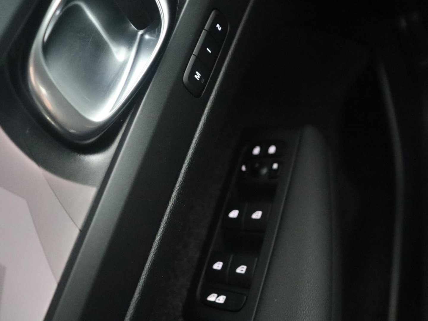 Volvo XC40 1.5 T4 Plug-in hybrid Ultimate Dark