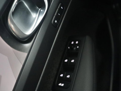 Volvo XC40 1.5 T4 Plug-in hybrid Ultimate Dark