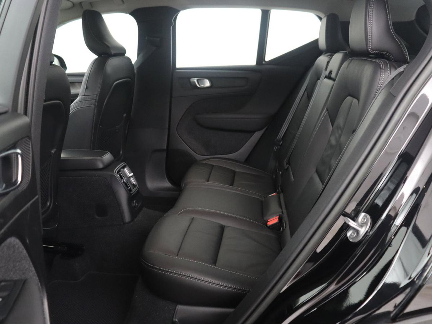 Volvo XC40 1.5 T4 Plug-in hybrid Ultimate Dark