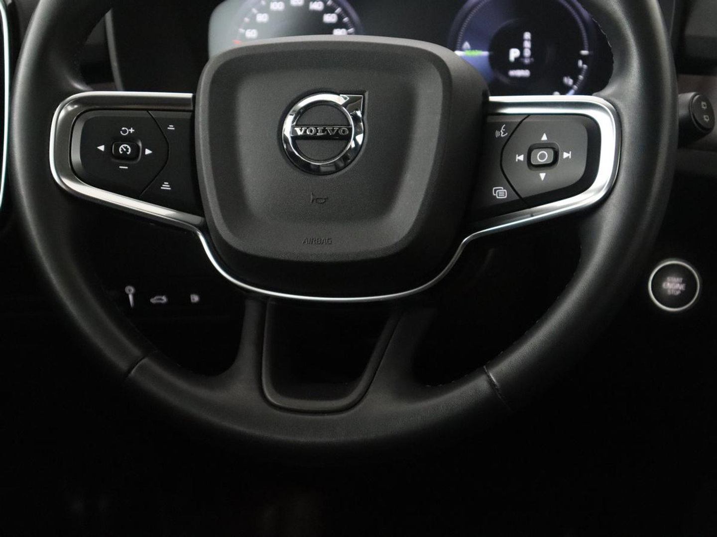 Volvo XC40 1.5 T4 Plug-in hybrid Ultimate Dark