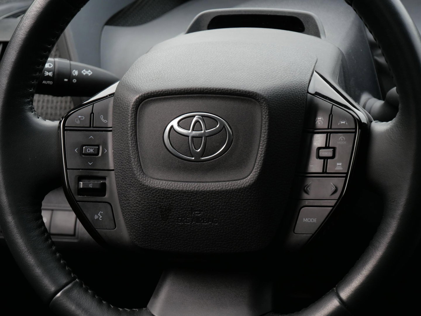 Toyota Bz4x 71kWh/ BI-TONE/ PANORAMADAK/ ELEKT. STOEL/ ELEKT. KLEP/ SOH 96%