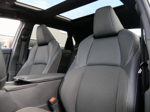 Toyota Bz4x 71kWh/ BI-TONE/ PANORAMADAK/ ELEKT. STOEL/ ELEKT. KLEP/ SOH 96%