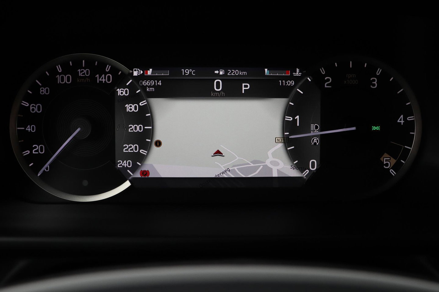 Land Rover Defender 3.0 D250 90 | COMMERCIAL | Trekhaak | 360-camera | 22 inch | BLIS