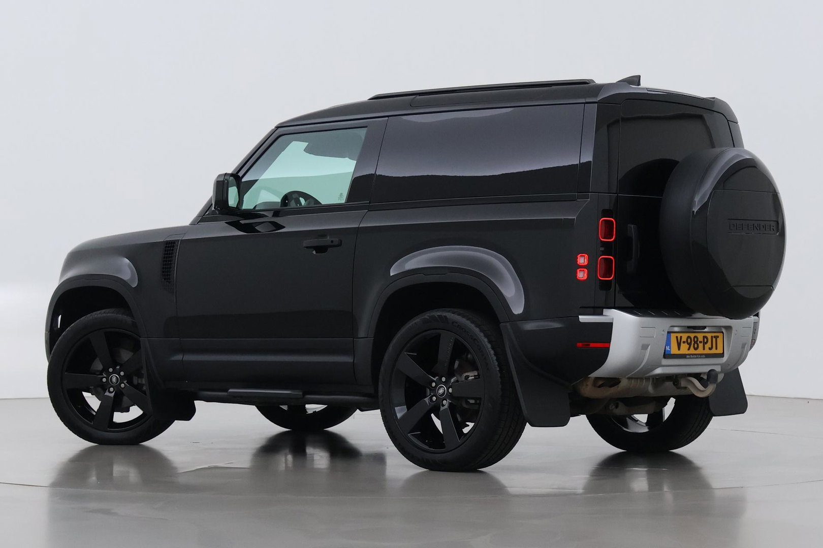 Land Rover Defender 3.0 D250 90 | COMMERCIAL | Trekhaak | 360-camera | 22 inch | BLIS