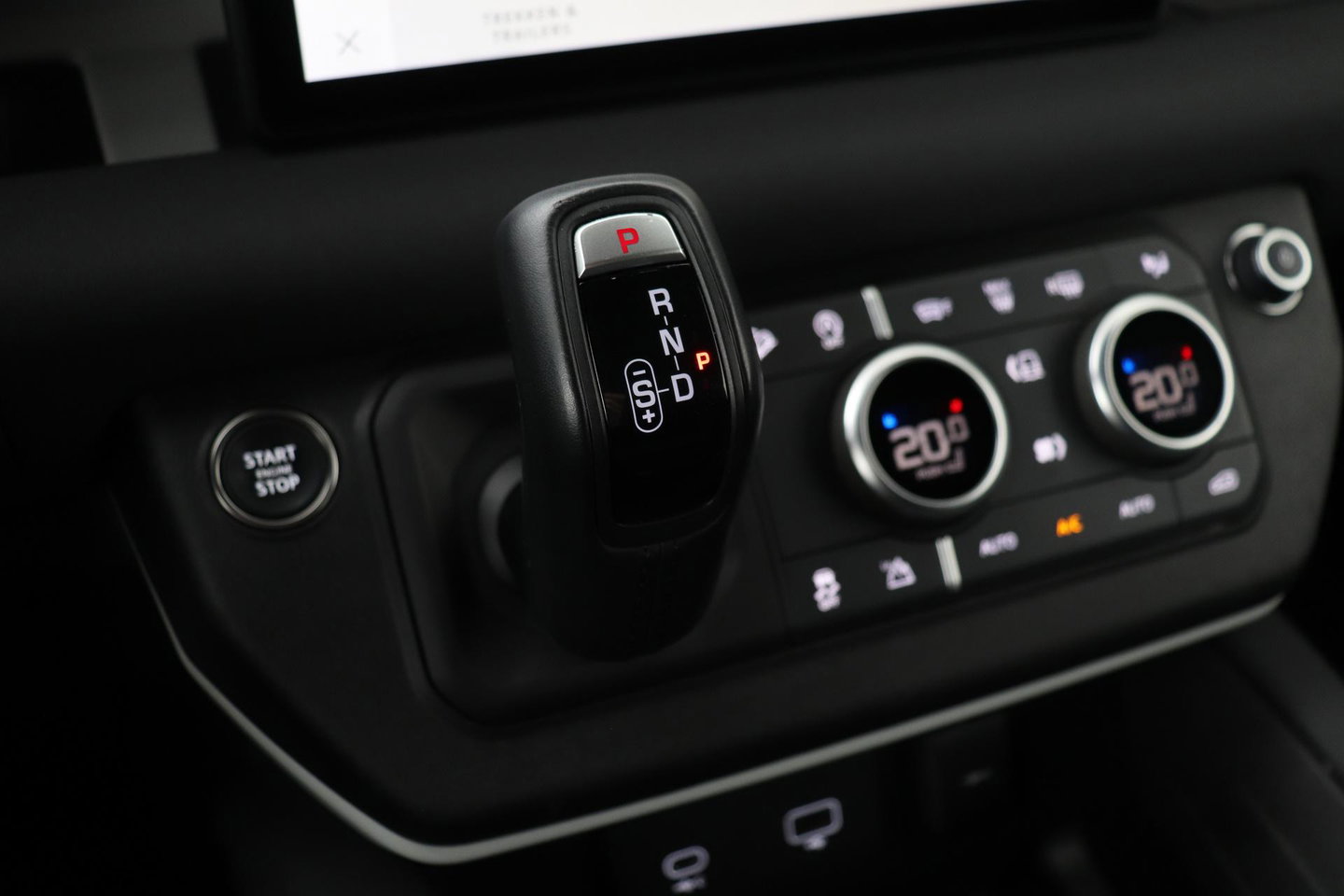 Land Rover Defender 3.0 D250 90 | COMMERCIAL | Trekhaak | 360-camera | 22 inch | BLIS