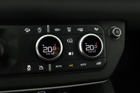 Land Rover Defender 3.0 D250 90 | COMMERCIAL | Trekhaak | 360-camera | 22 inch | BLIS