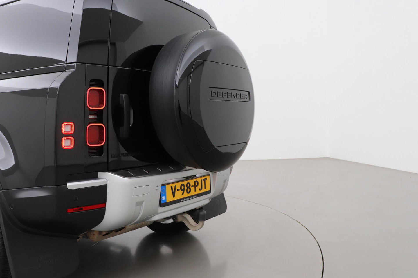 Land Rover Defender 3.0 D250 90 | COMMERCIAL | Trekhaak | 360-camera | 22 inch | BLIS