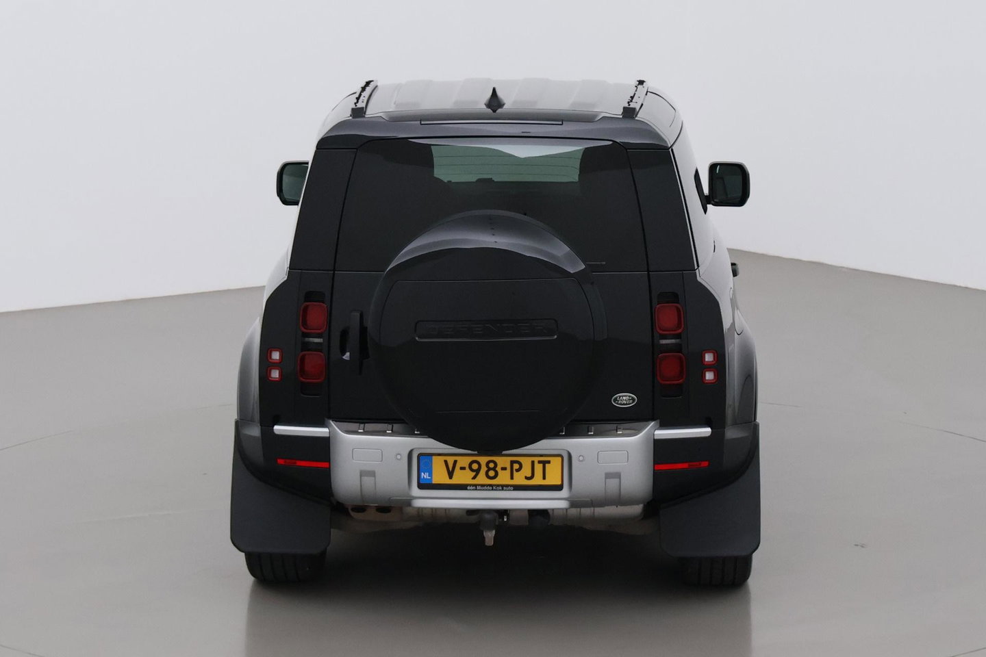 Land Rover Defender 3.0 D250 90 | COMMERCIAL | Trekhaak | 360-camera | 22 inch | BLIS