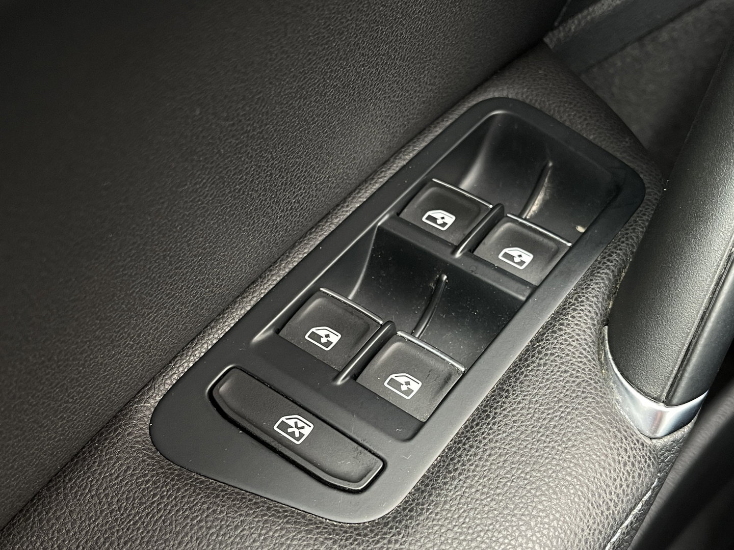 Volkswagen Golf 1.4 TSI GTE | Panoramadak | Keyless Go/Entry | Trekhaak | Dode Hoek Sensor | Bluetooth | Achteruitrijcamera |
