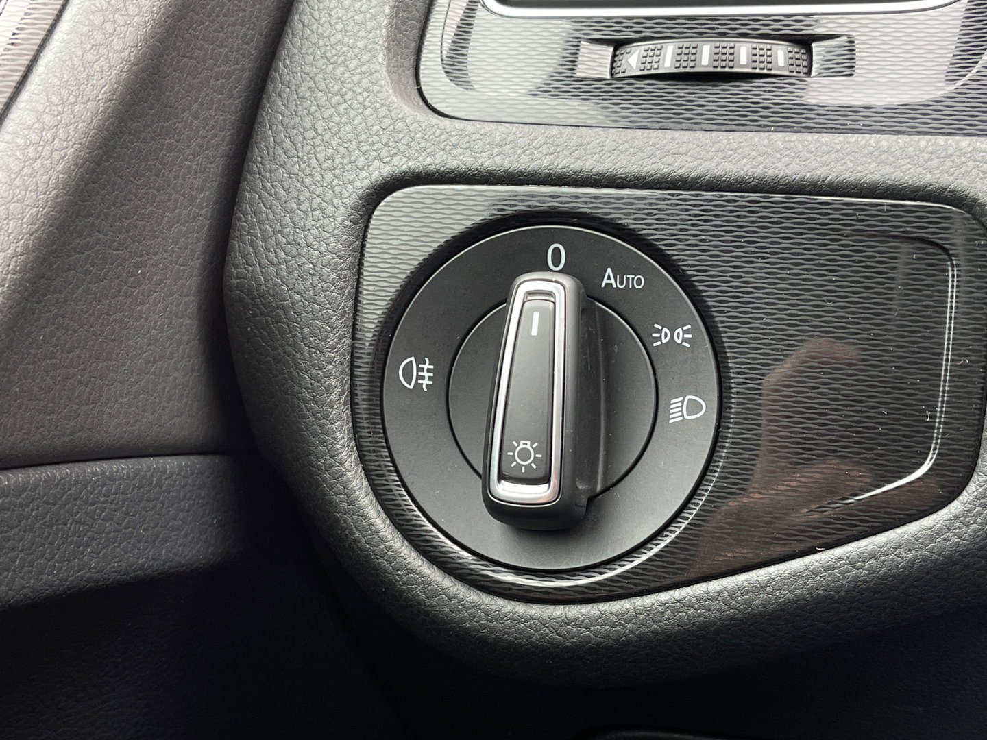 Volkswagen Golf 1.4 TSI GTE | Panoramadak | Keyless Go/Entry | Trekhaak | Dode Hoek Sensor | Bluetooth | Achteruitrijcamera |