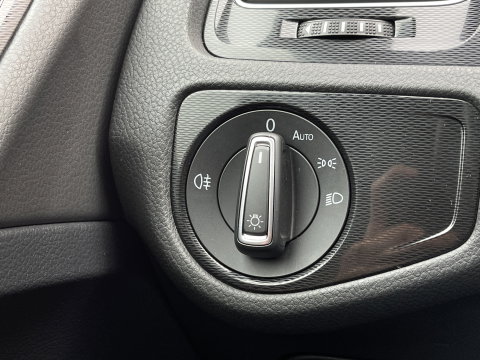 Volkswagen Golf 1.4 TSI GTE | Panoramadak | Keyless Go/Entry | Trekhaak | Dode Hoek Sensor | Bluetooth | Achteruitrijcamera |