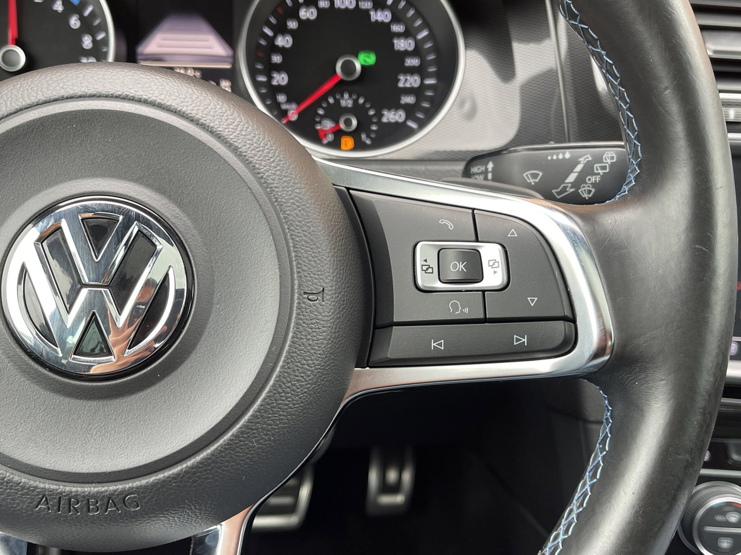 Volkswagen Golf 1.4 TSI GTE | Panoramadak | Keyless Go/Entry | Trekhaak | Dode Hoek Sensor | Bluetooth | Achteruitrijcamera |