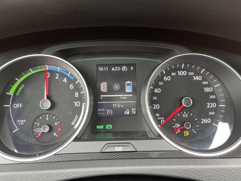 Volkswagen Golf 1.4 TSI GTE | Panoramadak | Keyless Go/Entry | Trekhaak | Dode Hoek Sensor | Bluetooth | Achteruitrijcamera |
