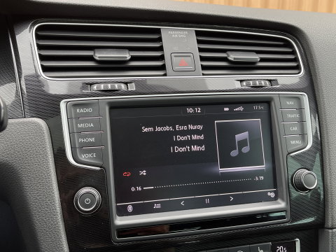 Volkswagen Golf 1.4 TSI GTE | Panoramadak | Keyless Go/Entry | Trekhaak | Dode Hoek Sensor | Bluetooth | Achteruitrijcamera |