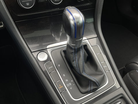 Volkswagen Golf 1.4 TSI GTE | Panoramadak | Keyless Go/Entry | Trekhaak | Dode Hoek Sensor | Bluetooth | Achteruitrijcamera |