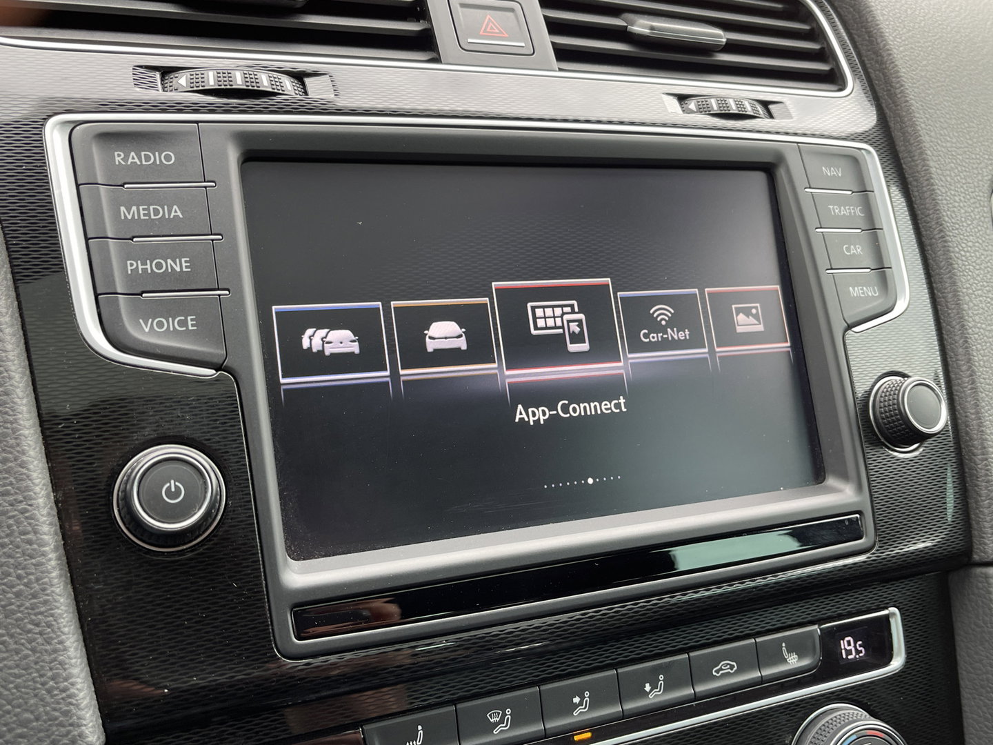 Volkswagen Golf 1.4 TSI GTE | Panoramadak | Keyless Go/Entry | Trekhaak | Dode Hoek Sensor | Bluetooth | Achteruitrijcamera |