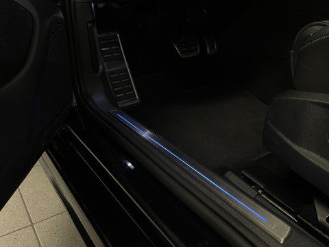 Volkswagen Golf 1.4 TSI GTE | Panoramadak | Keyless Go/Entry | Trekhaak | Dode Hoek Sensor | Bluetooth | Achteruitrijcamera |