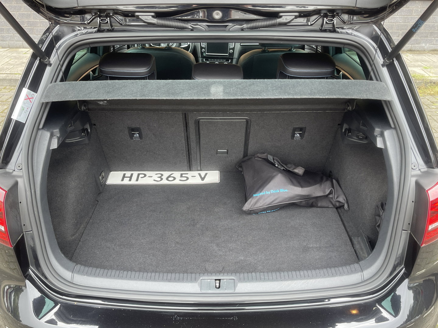 Volkswagen Golf 1.4 TSI GTE | Panoramadak | Keyless Go/Entry | Trekhaak | Dode Hoek Sensor | Bluetooth | Achteruitrijcamera |