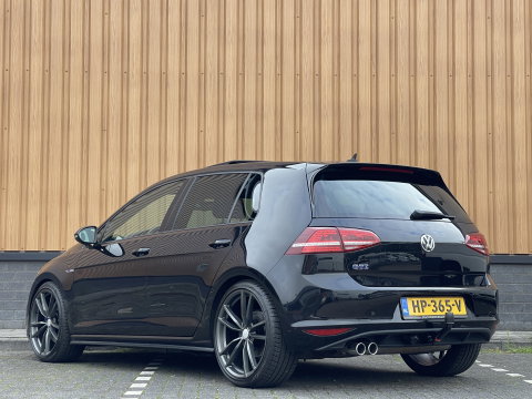 Volkswagen Golf 1.4 TSI GTE | Panoramadak | Keyless Go/Entry | Trekhaak | Dode Hoek Sensor | Bluetooth | Achteruitrijcamera |