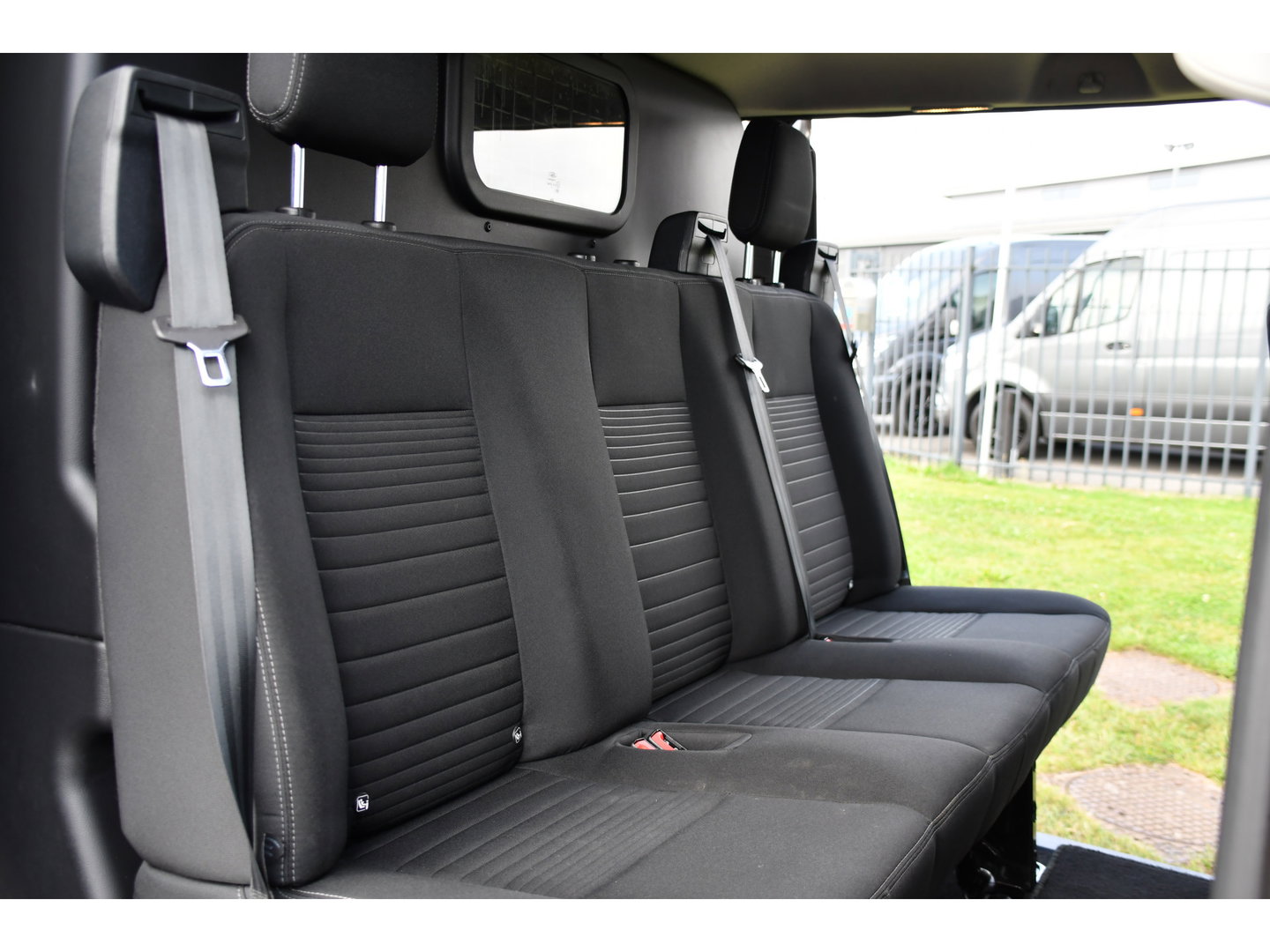 Ford Transit Custom 320 2.0 TDCI L2H1 Limited DC Raptor Edition Camera, Adaptieve Cruise, Carplay, 170PK, Automaat, PDC, 2 x Schuifdeur, Stoelverwarming, Uniek!