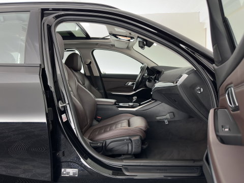 BMW 3 Serie Touring 320e Business Edition Plus (INCL-BTW) *AUT LASER-LED | LEATHER | HEATED-SPORTSEATS | HIFI-SOUND | KEYLESS | DIGI-COCKPIT | NAVI-FULLMAP | DAB | AMBIENTLIGHT | PRIVACY-GLASS | ECC | PDC | CRUISE | TOWBAR | 17iINCH*