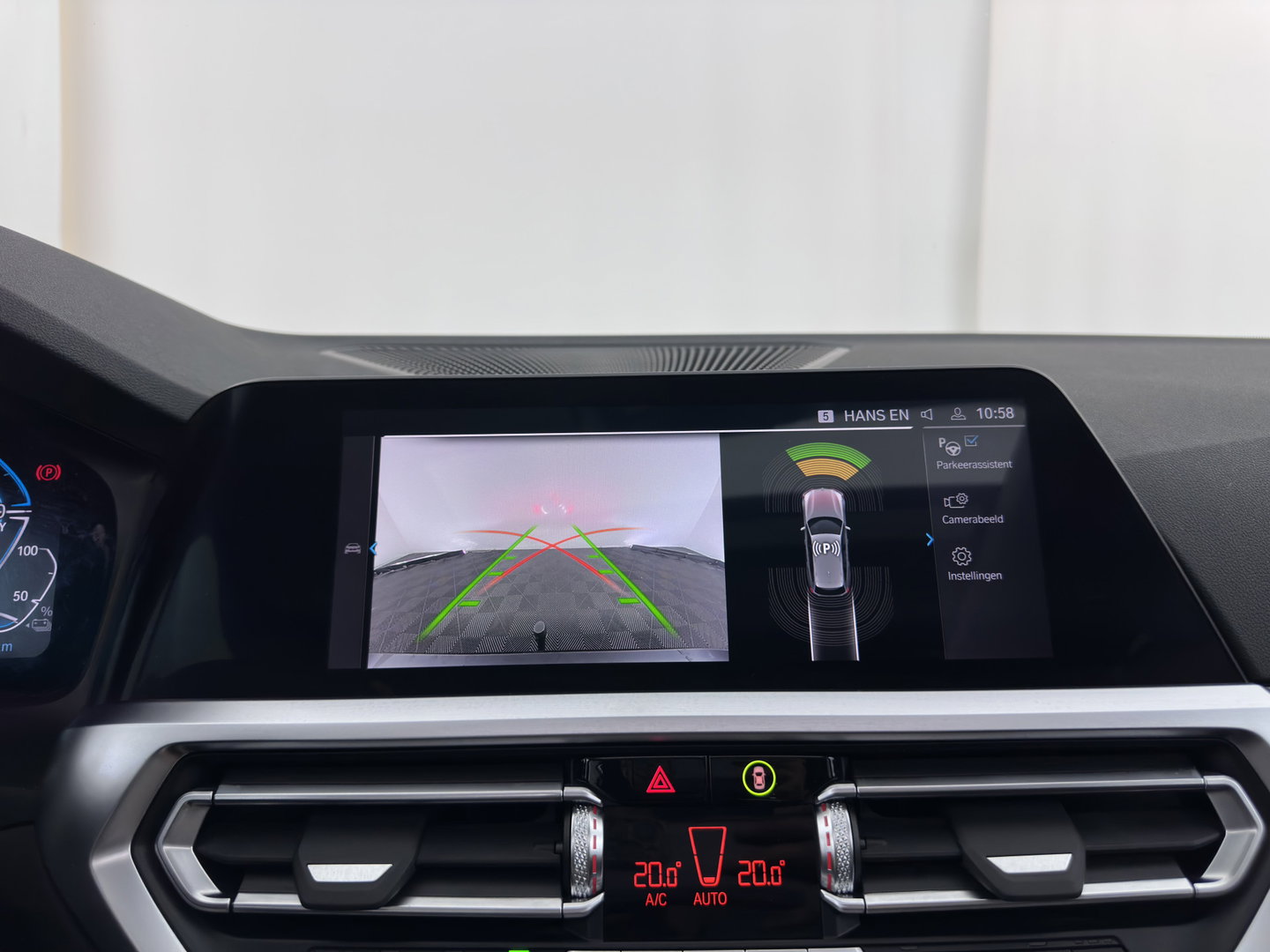 BMW 3 Serie Touring 320e Business Edition Plus (INCL-BTW) *AUT LASER-LED | LEATHER | HEATED-SPORTSEATS | HIFI-SOUND | KEYLESS | DIGI-COCKPIT | NAVI-FULLMAP | DAB | AMBIENTLIGHT | PRIVACY-GLASS | ECC | PDC | CRUISE | TOWBAR | 17iINCH*