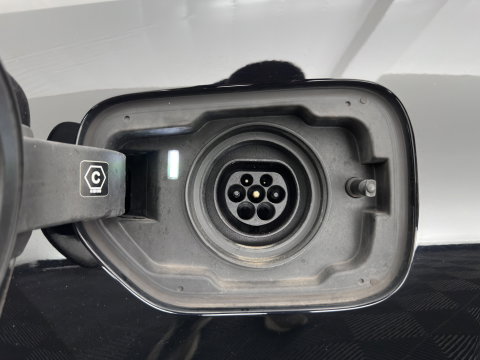 BMW 3 Serie Touring 320e Business Edition Plus (INCL-BTW) *AUT LASER-LED | LEATHER | HEATED-SPORTSEATS | HIFI-SOUND | KEYLESS | DIGI-COCKPIT | NAVI-FULLMAP | DAB | AMBIENTLIGHT | PRIVACY-GLASS | ECC | PDC | CRUISE | TOWBAR | 17iINCH*