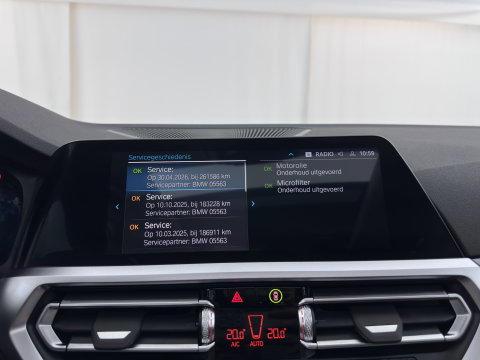 BMW 3 Serie Touring 320e Business Edition Plus (INCL-BTW) *AUT LASER-LED | LEATHER | HEATED-SPORTSEATS | HIFI-SOUND | KEYLESS | DIGI-COCKPIT | NAVI-FULLMAP | DAB | AMBIENTLIGHT | PRIVACY-GLASS | ECC | PDC | CRUISE | TOWBAR | 17iINCH*