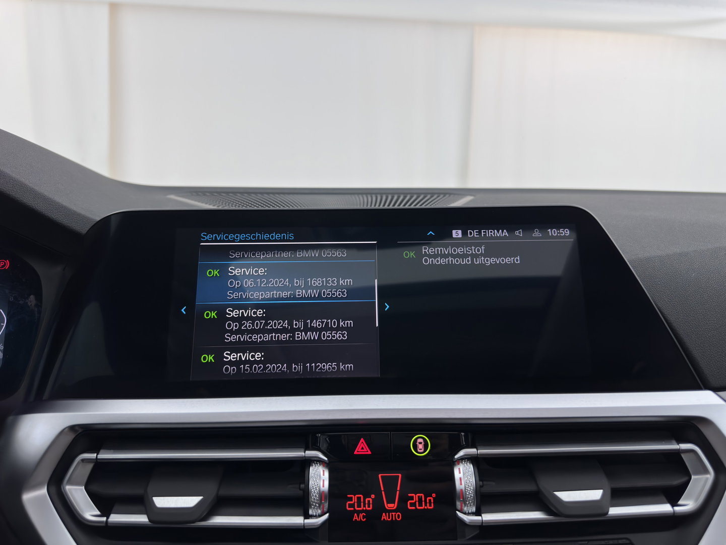 BMW 3 Serie Touring 320e Business Edition Plus (INCL-BTW) *AUT LASER-LED | LEATHER | HEATED-SPORTSEATS | HIFI-SOUND | KEYLESS | DIGI-COCKPIT | NAVI-FULLMAP | DAB | AMBIENTLIGHT | PRIVACY-GLASS | ECC | PDC | CRUISE | TOWBAR | 17iINCH*