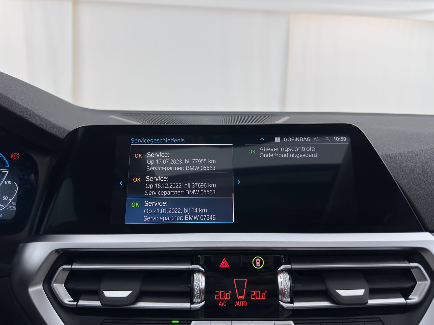 BMW 3 Serie Touring 320e Business Edition Plus (INCL-BTW) *AUT LASER-LED | LEATHER | HEATED-SPORTSEATS | HIFI-SOUND | KEYLESS | DIGI-COCKPIT | NAVI-FULLMAP | DAB | AMBIENTLIGHT | PRIVACY-GLASS | ECC | PDC | CRUISE | TOWBAR | 17iINCH*