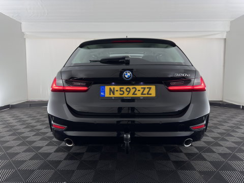 BMW 3 Serie Touring 320e Business Edition Plus (INCL-BTW) *AUT LASER-LED | LEATHER | HEATED-SPORTSEATS | HIFI-SOUND | KEYLESS | DIGI-COCKPIT | NAVI-FULLMAP | DAB | AMBIENTLIGHT | PRIVACY-GLASS | ECC | PDC | CRUISE | TOWBAR | 17iINCH*