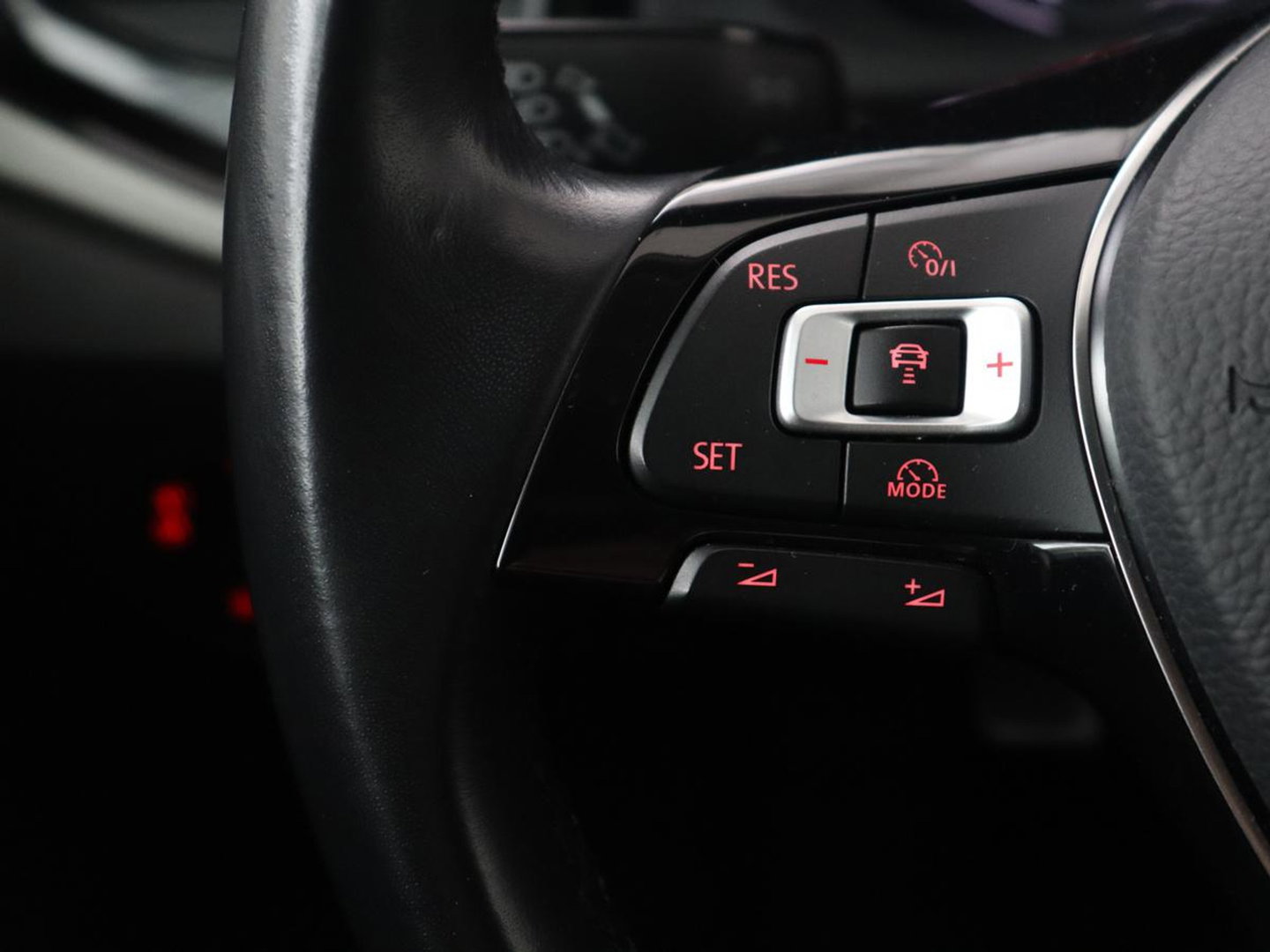 Volkswagen Polo 1.0 TSI R-Line Edition | Automaat | Camera | LED | Navigatie |