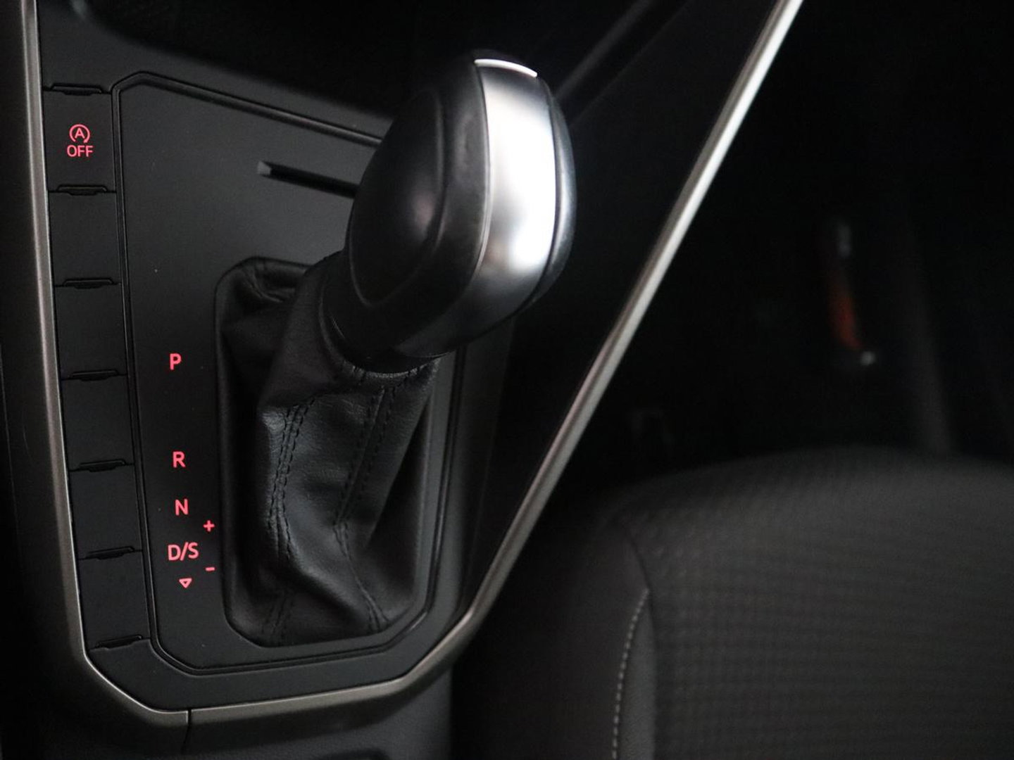 Volkswagen Polo 1.0 TSI R-Line Edition | Automaat | Camera | LED | Navigatie |