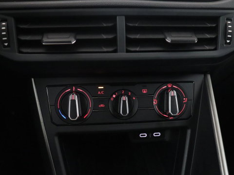 Volkswagen Polo 1.0 TSI R-Line Edition | Automaat | Camera | LED | Navigatie |