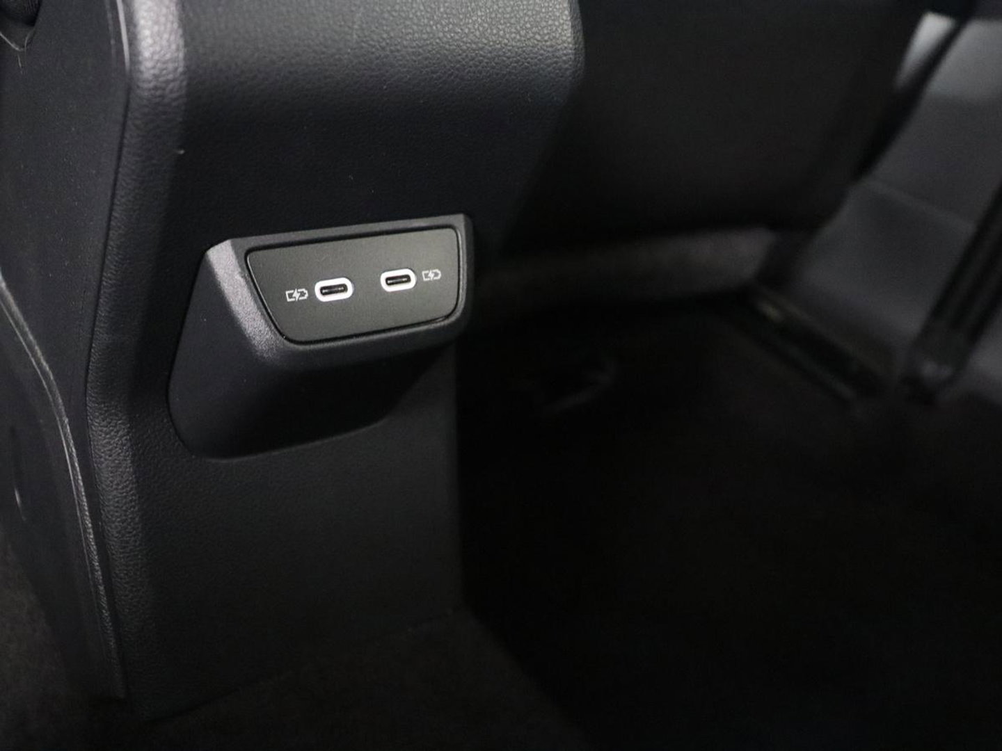 Volkswagen Polo 1.0 TSI R-Line Edition | Automaat | Camera | LED | Navigatie |