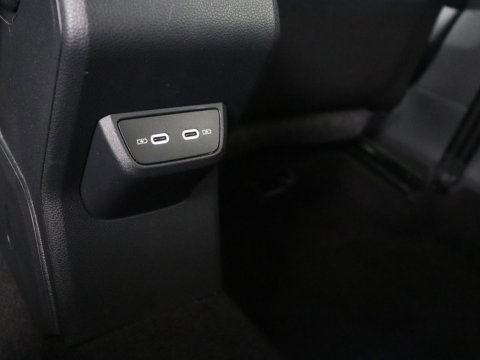 Volkswagen Polo 1.0 TSI R-Line Edition | Automaat | Camera | LED | Navigatie |
