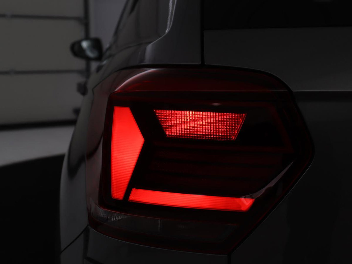 Volkswagen Polo 1.0 TSI R-Line Edition | Automaat | Camera | LED | Navigatie |