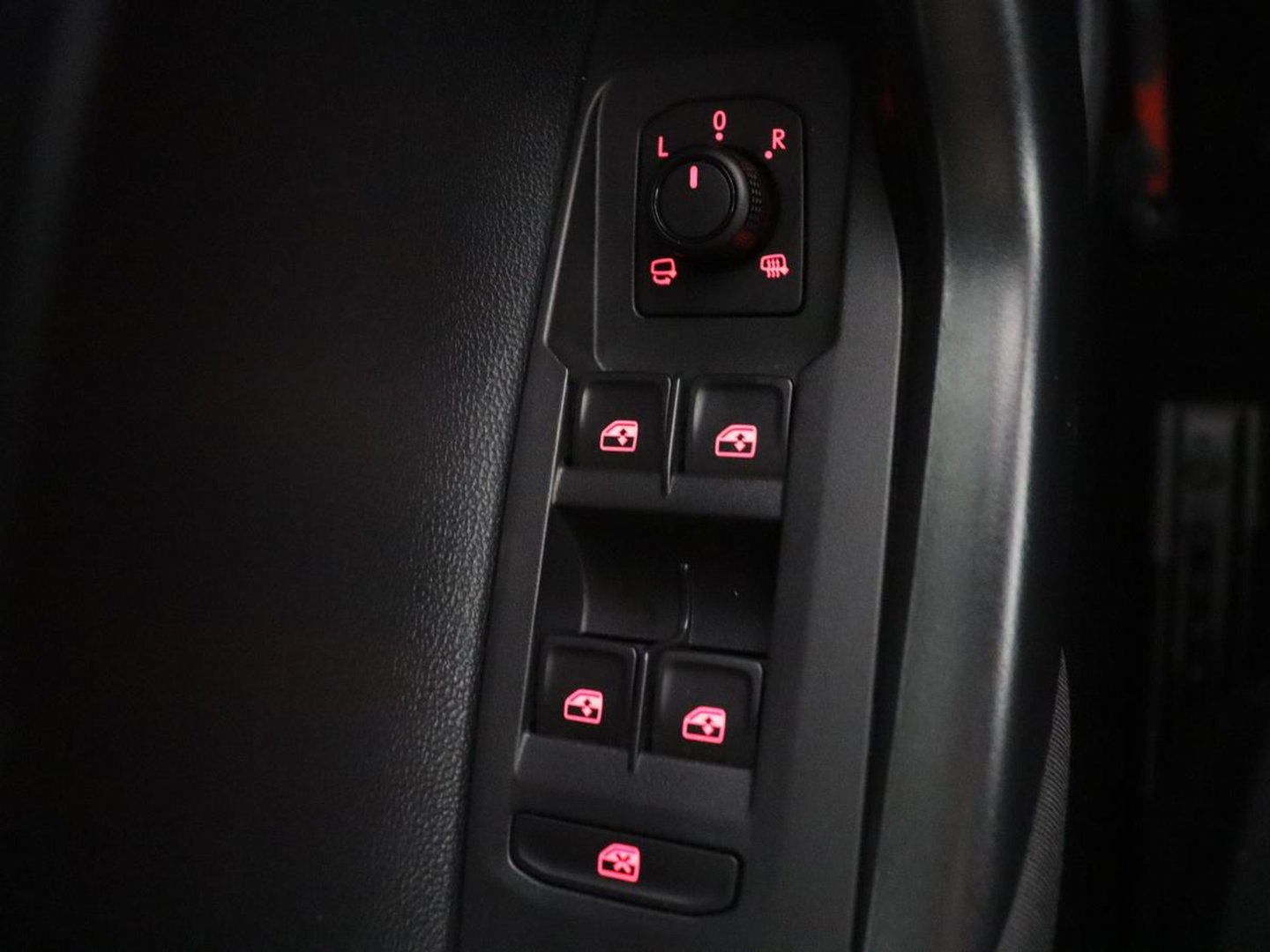 Volkswagen Polo 1.0 TSI R-Line Edition | Automaat | Camera | LED | Navigatie |