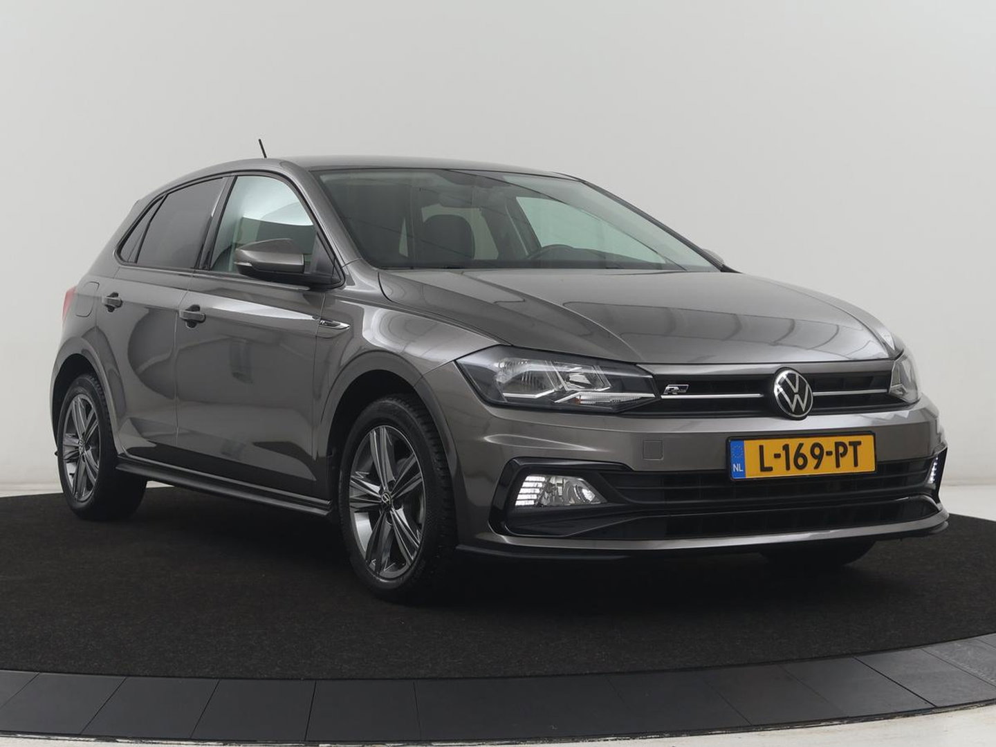 Volkswagen Polo 1.0 TSI R-Line Edition | Automaat | Camera | LED | Navigatie |