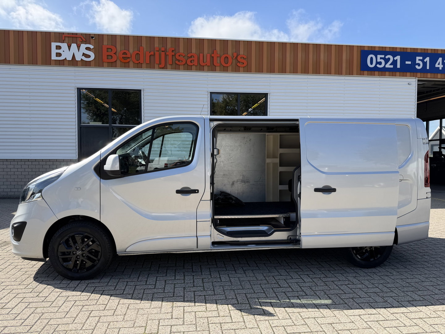 Opel Vivaro 1.6 CDTI 125pk L2H1 Sport EcoFlex / vaste prijs rijklaar € 14.950 marge / euro 6 / lease vanaf € 252 / dubbele schuifdeur / airco / cruise / navi / camera / trekhaak !