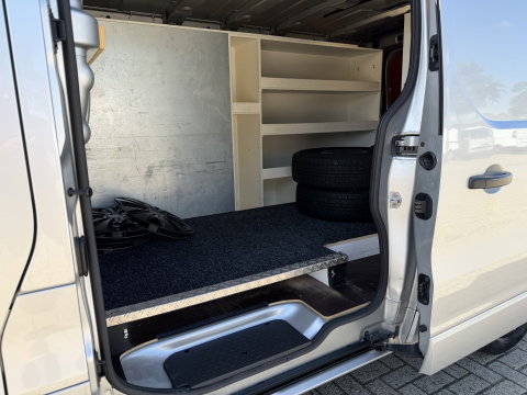 Opel Vivaro 1.6 CDTI 125pk L2H1 Sport EcoFlex / vaste prijs rijklaar € 14.950 marge / euro 6 / lease vanaf € 252 / dubbele schuifdeur / airco / cruise / navi / camera / trekhaak !