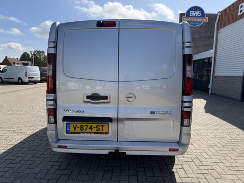 Opel Vivaro 1.6 CDTI 125pk L2H1 Sport EcoFlex / vaste prijs rijklaar € 14.950 marge / euro 6 / lease vanaf € 252 / dubbele schuifdeur / airco / cruise / navi / camera / trekhaak !