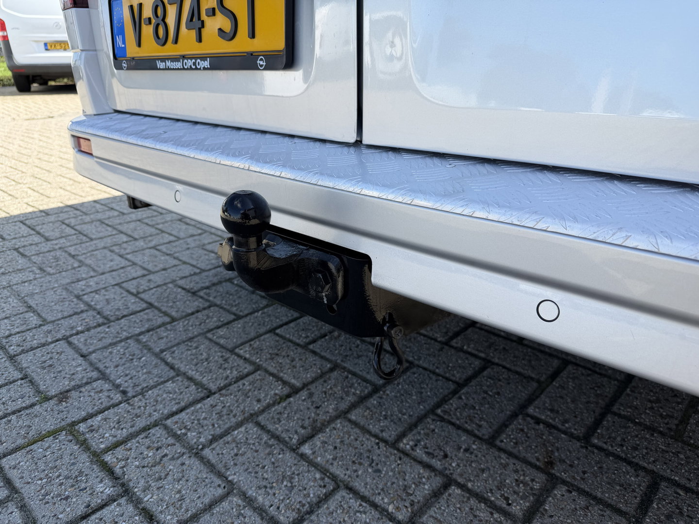 Opel Vivaro 1.6 CDTI 125pk L2H1 Sport EcoFlex / vaste prijs rijklaar € 14.950 marge / euro 6 / lease vanaf € 252 / dubbele schuifdeur / airco / cruise / navi / camera / trekhaak !