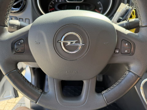 Opel Vivaro 1.6 CDTI 125pk L2H1 Sport EcoFlex / vaste prijs rijklaar € 14.950 marge / euro 6 / lease vanaf € 252 / dubbele schuifdeur / airco / cruise / navi / camera / trekhaak !