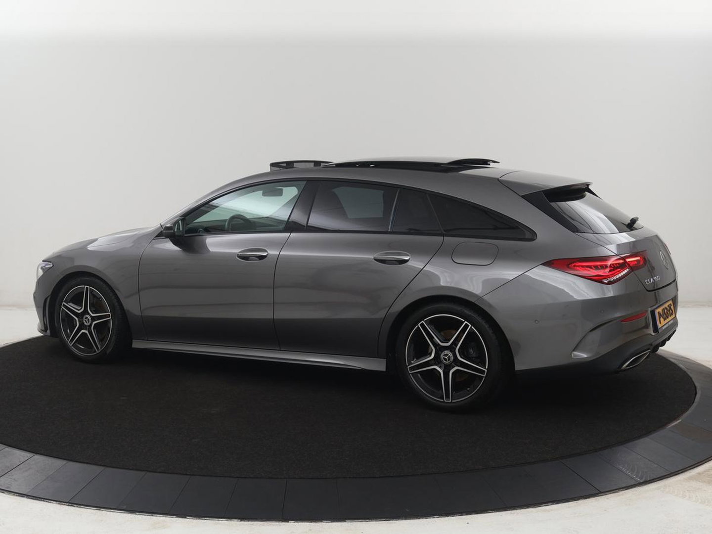 Mercedes-Benz CLA-Klasse Shooting Brake 180 Business Solution AMG