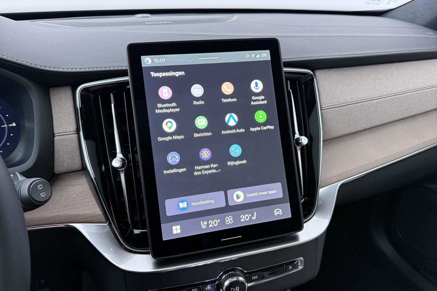 Volvo XC90 T8 Ultra Bright | MY27 | Harman/Kardon | Trekhaak | Panoramadak | 360° Camera | Head-Up | ACC | 21 inch