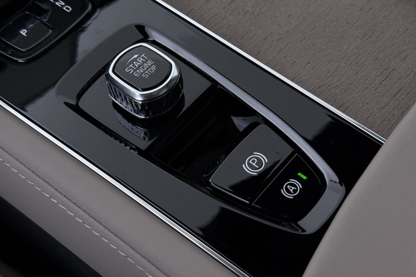 Volvo XC90 T8 Ultra Bright | MY27 | Harman/Kardon | Trekhaak | Panoramadak | 360° Camera | Head-Up | ACC | 21 inch