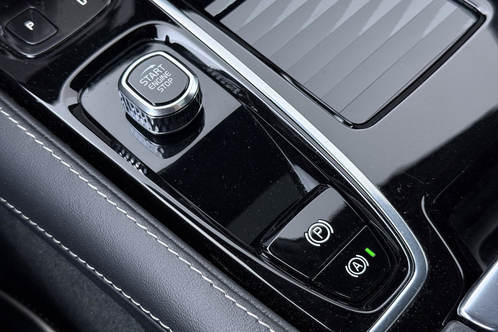 Volvo V90 T6 Recharge R-Design | FACELIFT! | Bowers&Wilkins | Panoramadak | Head-Up | 360° Camera | 19 Inch