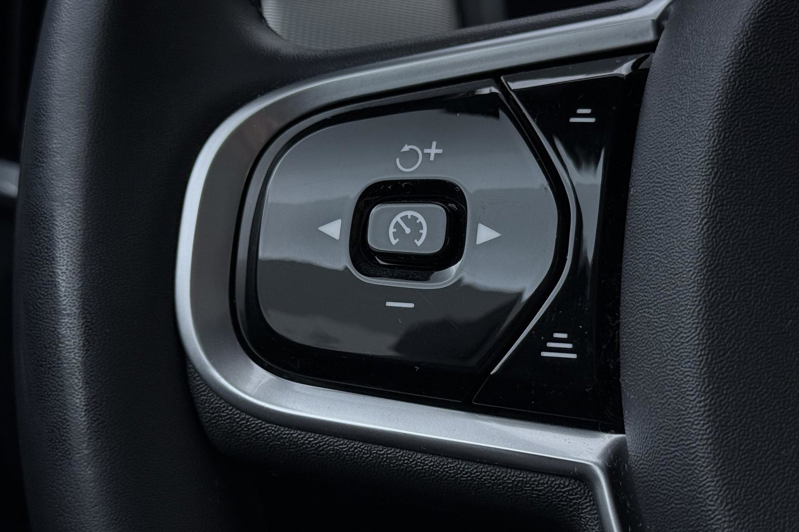 Volvo V90 T6 Recharge R-Design | FACELIFT! | Bowers&Wilkins | Panoramadak | Head-Up | 360° Camera | 19 Inch